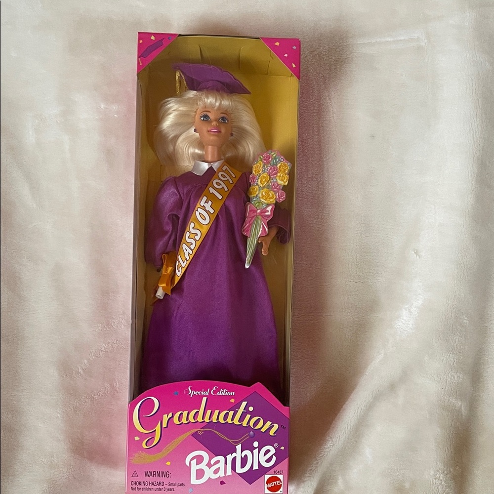 NRFB - Barbie 1997 Graduation Doll Cap and Gown 👩‍🎓